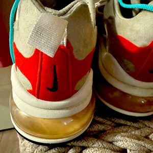 NIKE AIR MAX 270-Size 11